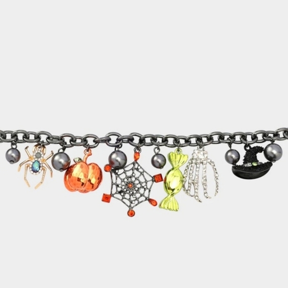Betsey Johnson SCREAM QUEEN Halloween Spider Pumpkin Multi Charm BRACELET - Picture 2 of 6